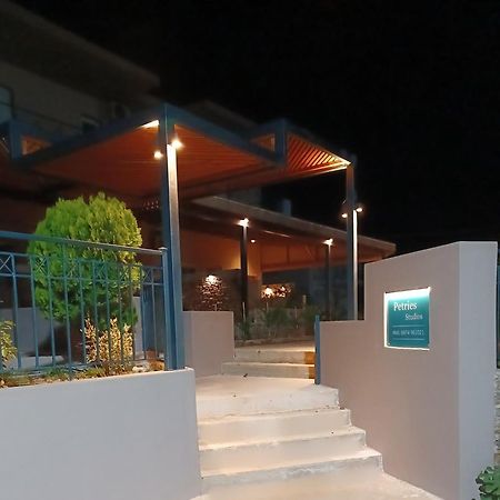 Petries Studios Agioi Apostoloi (Evia) Exterior foto